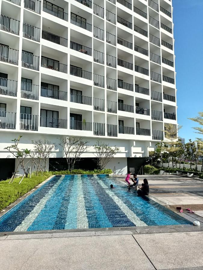 Cozy Seaview 5 Studio Apartment Tanjung Tokong Екстер'єр фото